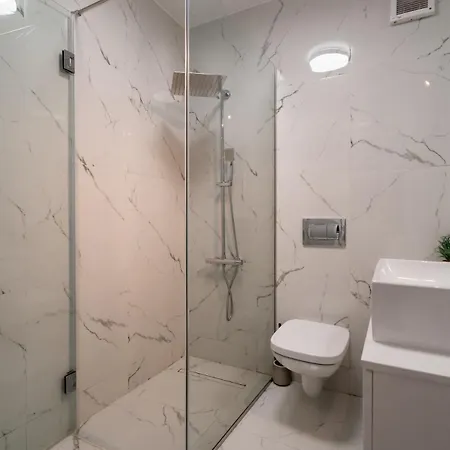 Eden Luxury *
